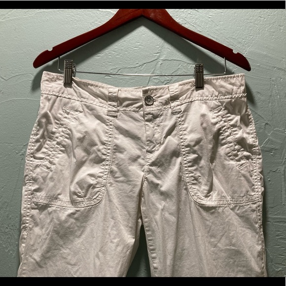Eddie Bauer 
6P white capris - Picture 5 of 7